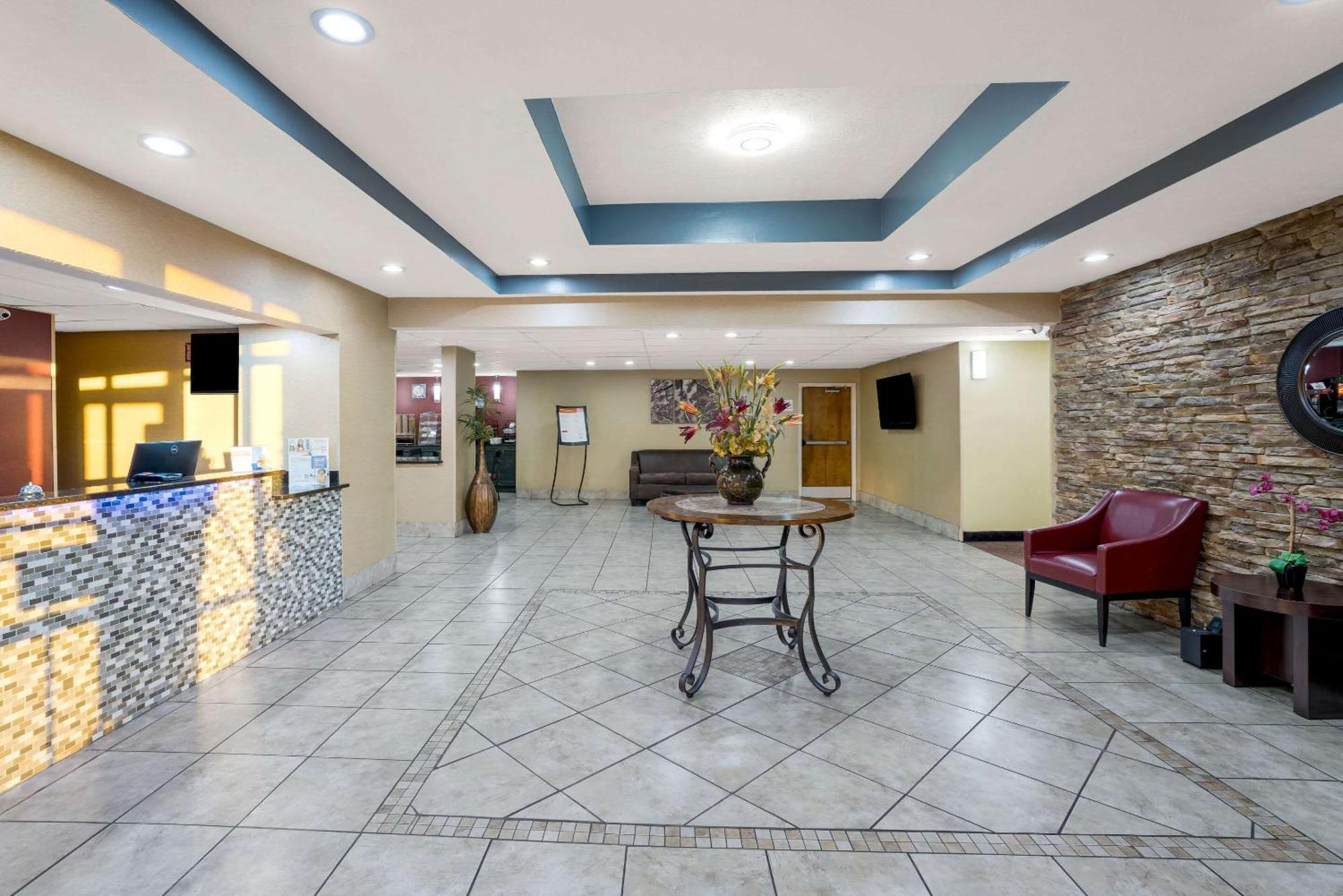 Rodeway Inn Brandon Dış mekan fotoğraf
