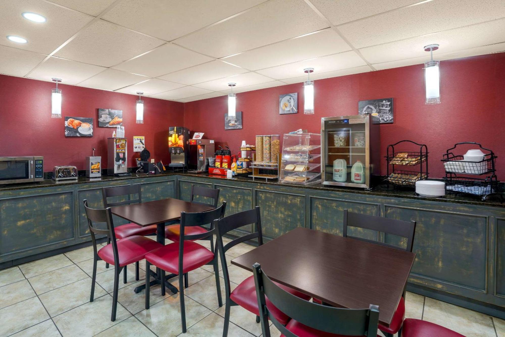 Rodeway Inn Brandon Dış mekan fotoğraf