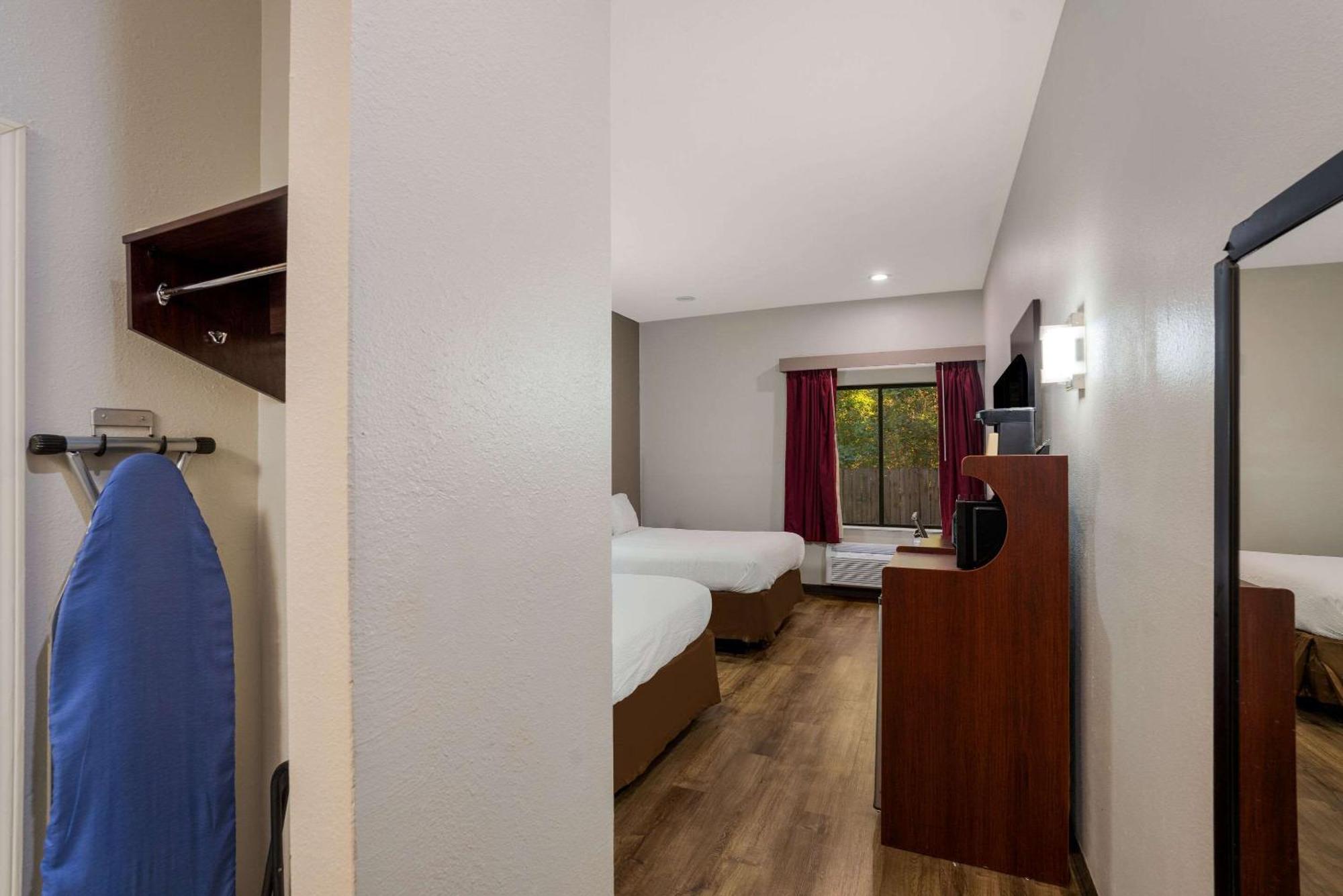 Rodeway Inn Brandon Dış mekan fotoğraf