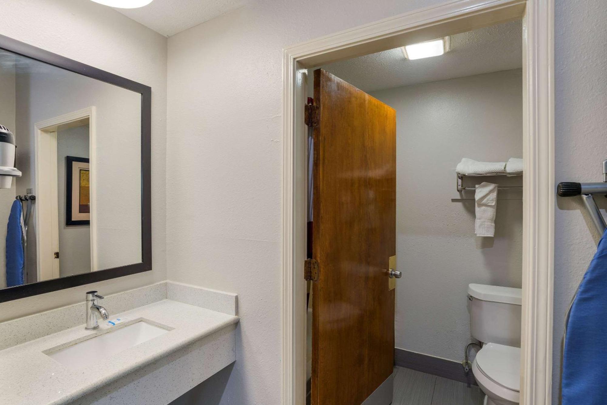 Rodeway Inn Brandon Dış mekan fotoğraf