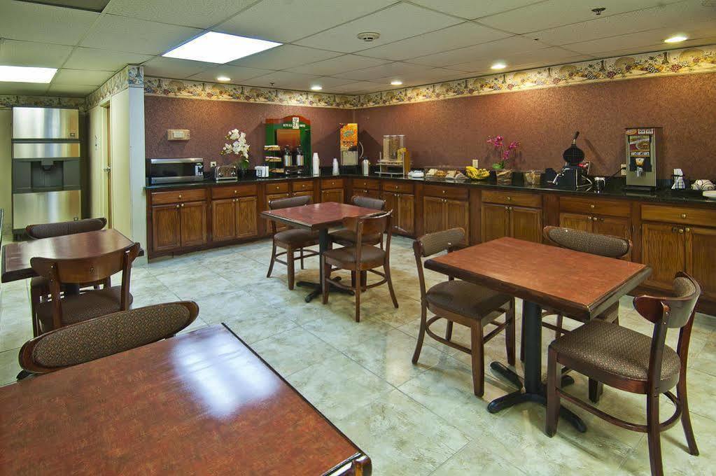 Rodeway Inn Brandon Dış mekan fotoğraf